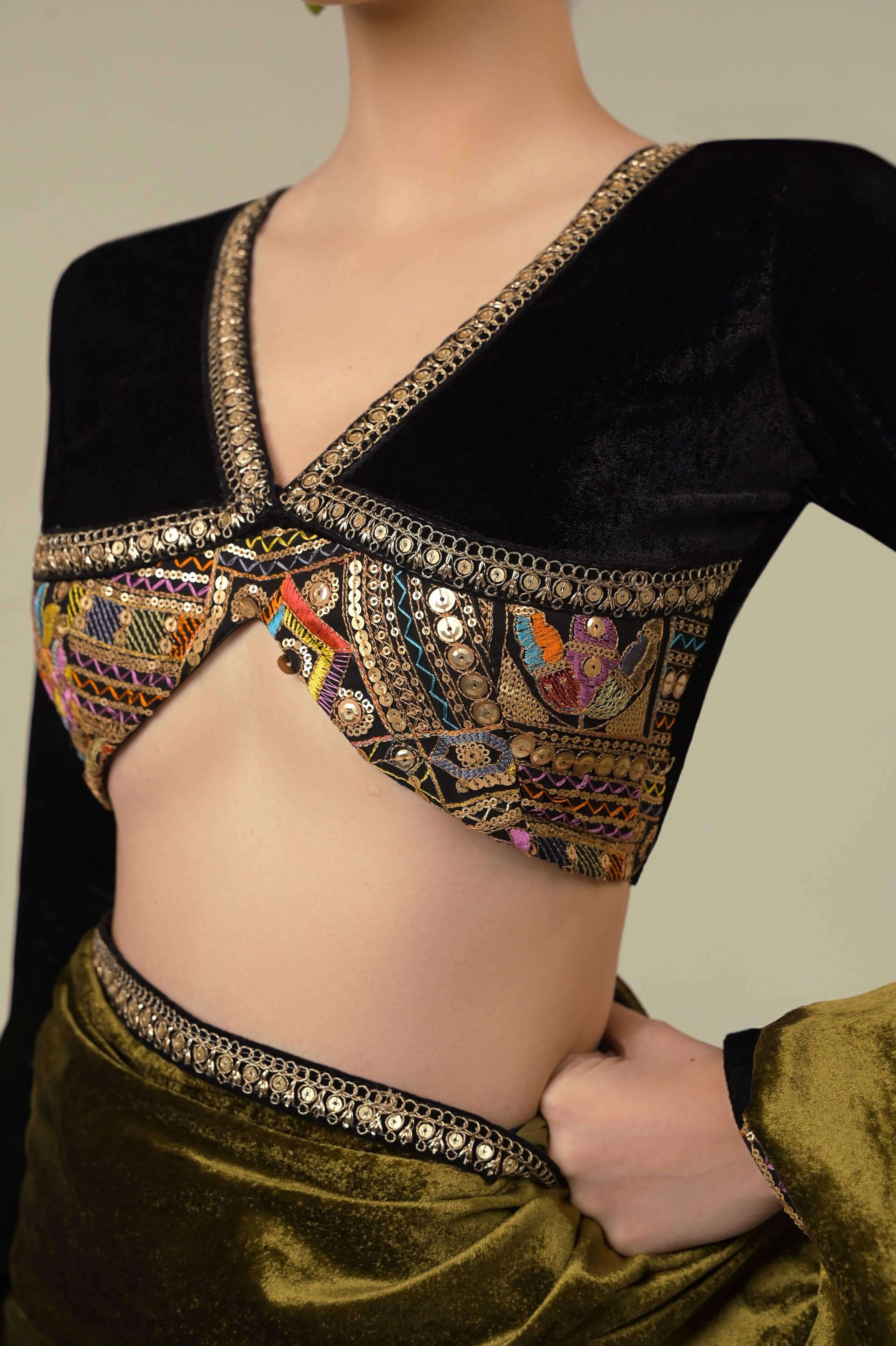 MIDNIGHT MANOR BLOUSE.