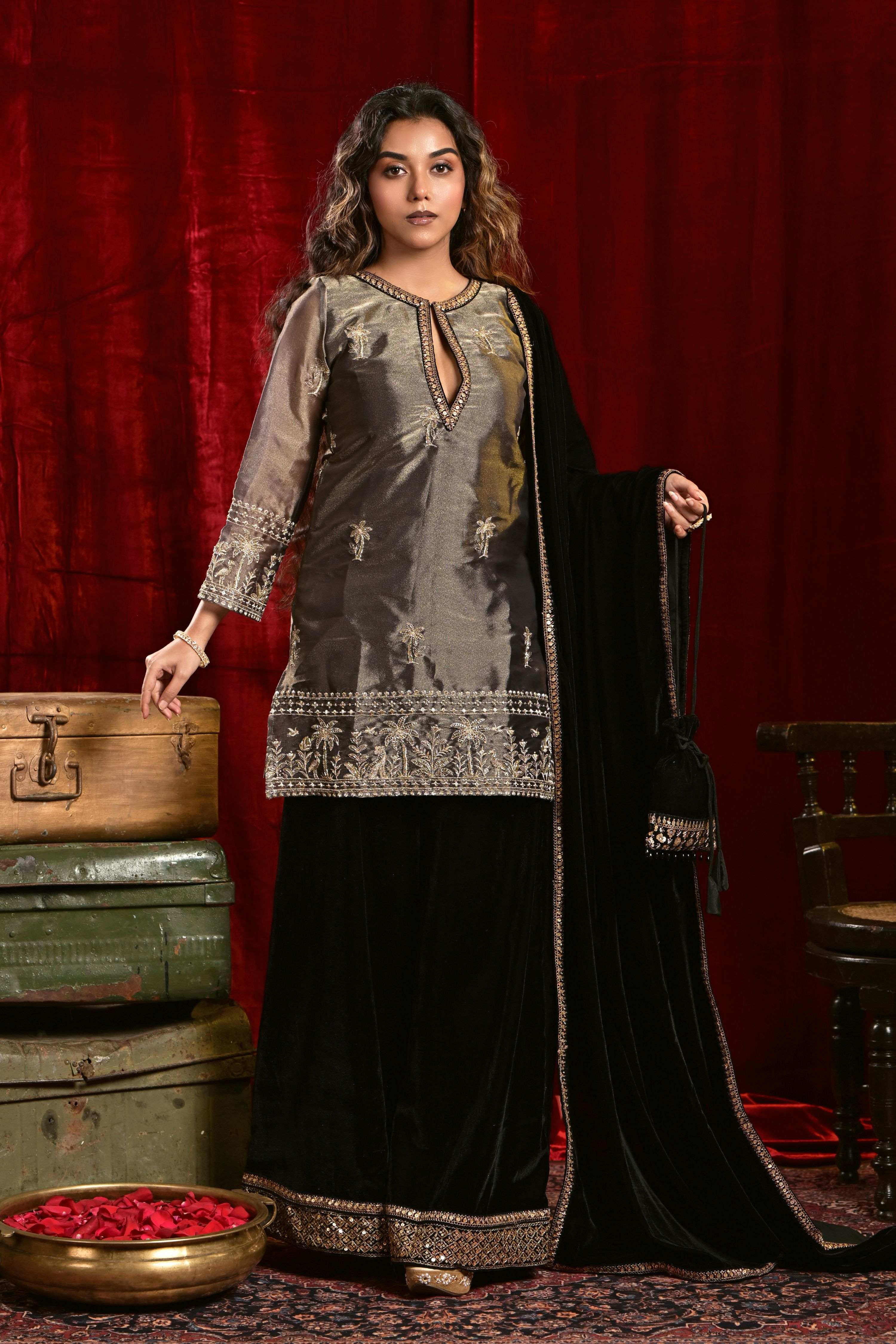 CINEMA CHARM KURTA SET
