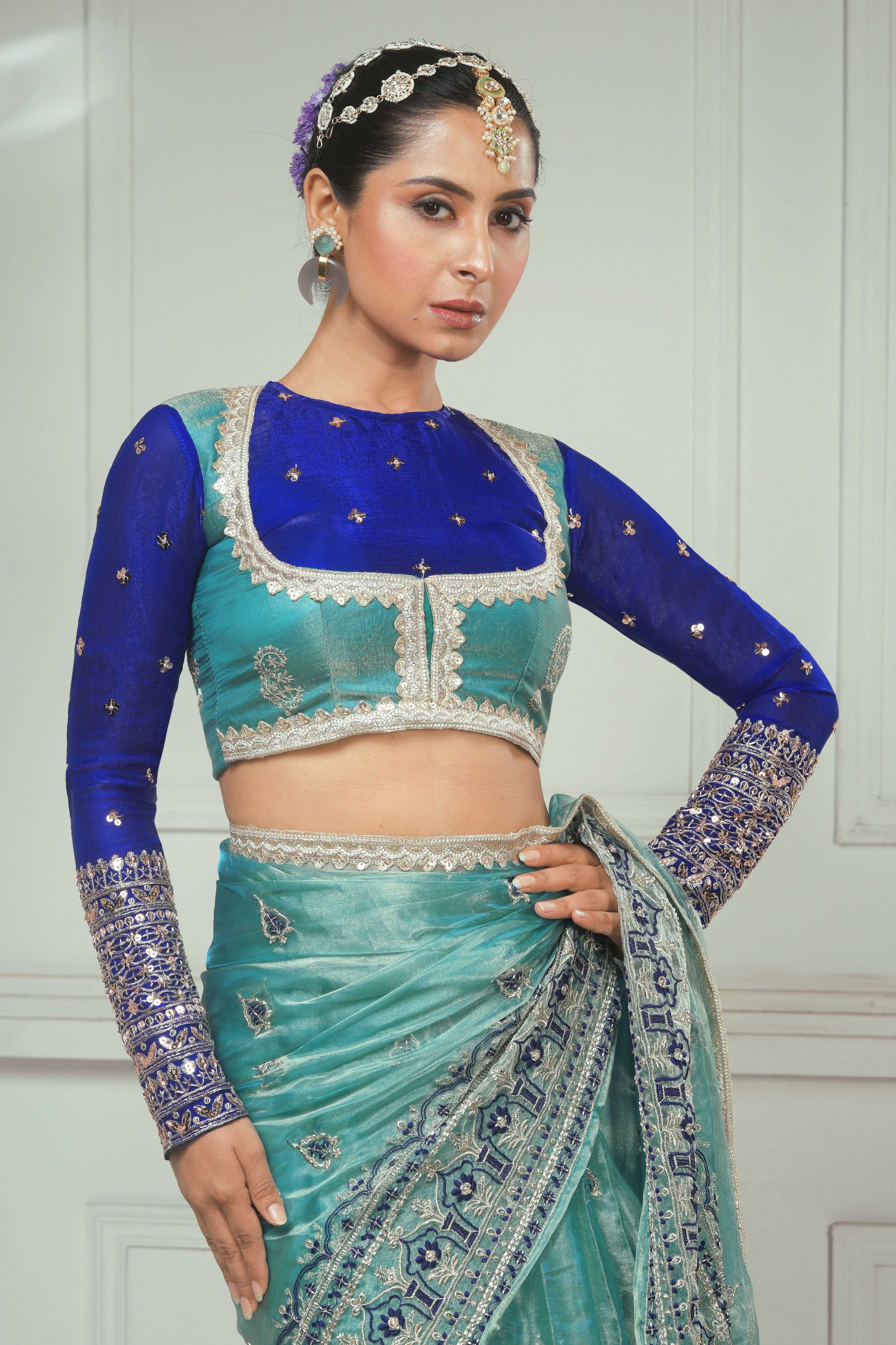 RAVISH REIGN CLASSIC BLOUSE