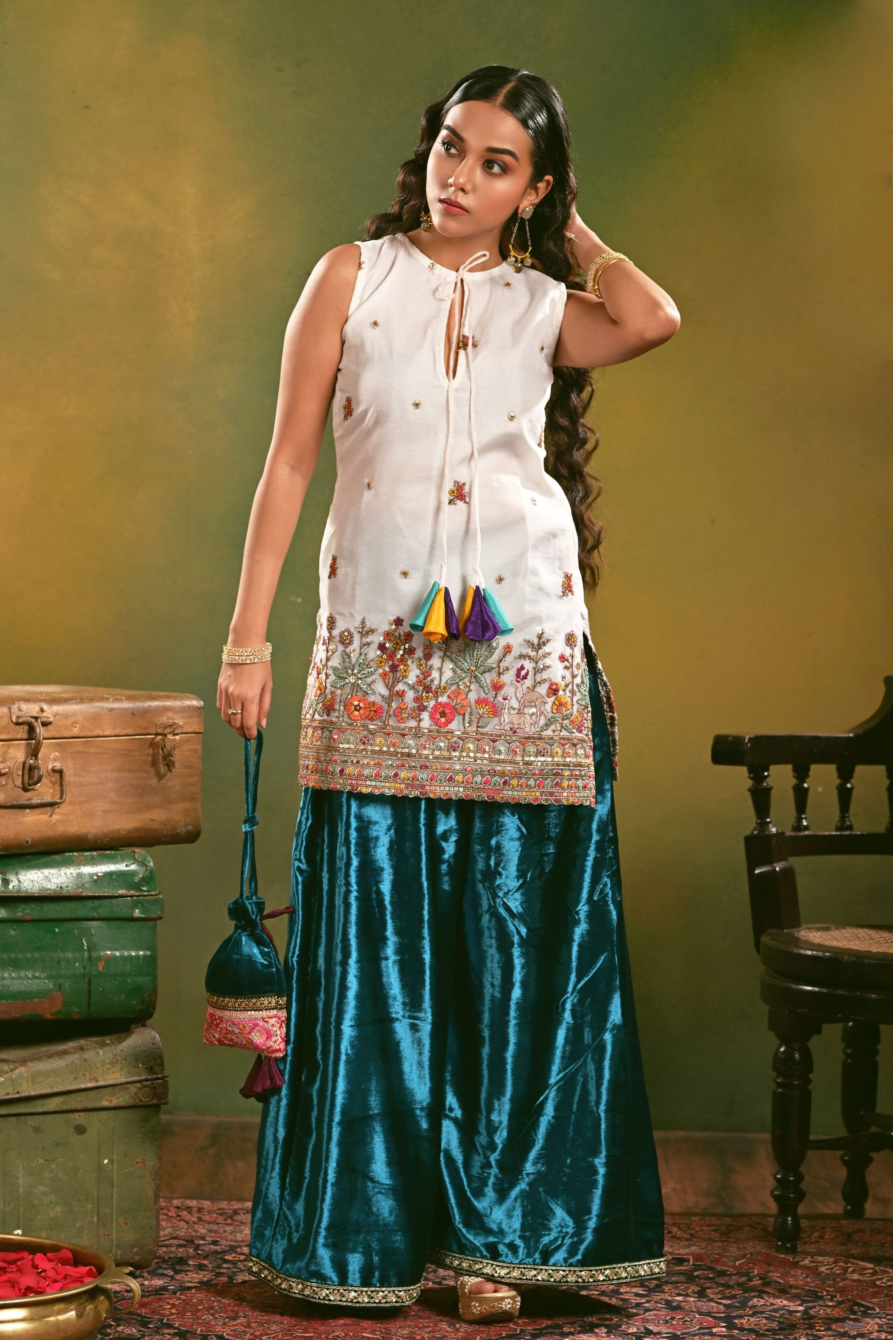 NAKHRA NOOR KURTA SET