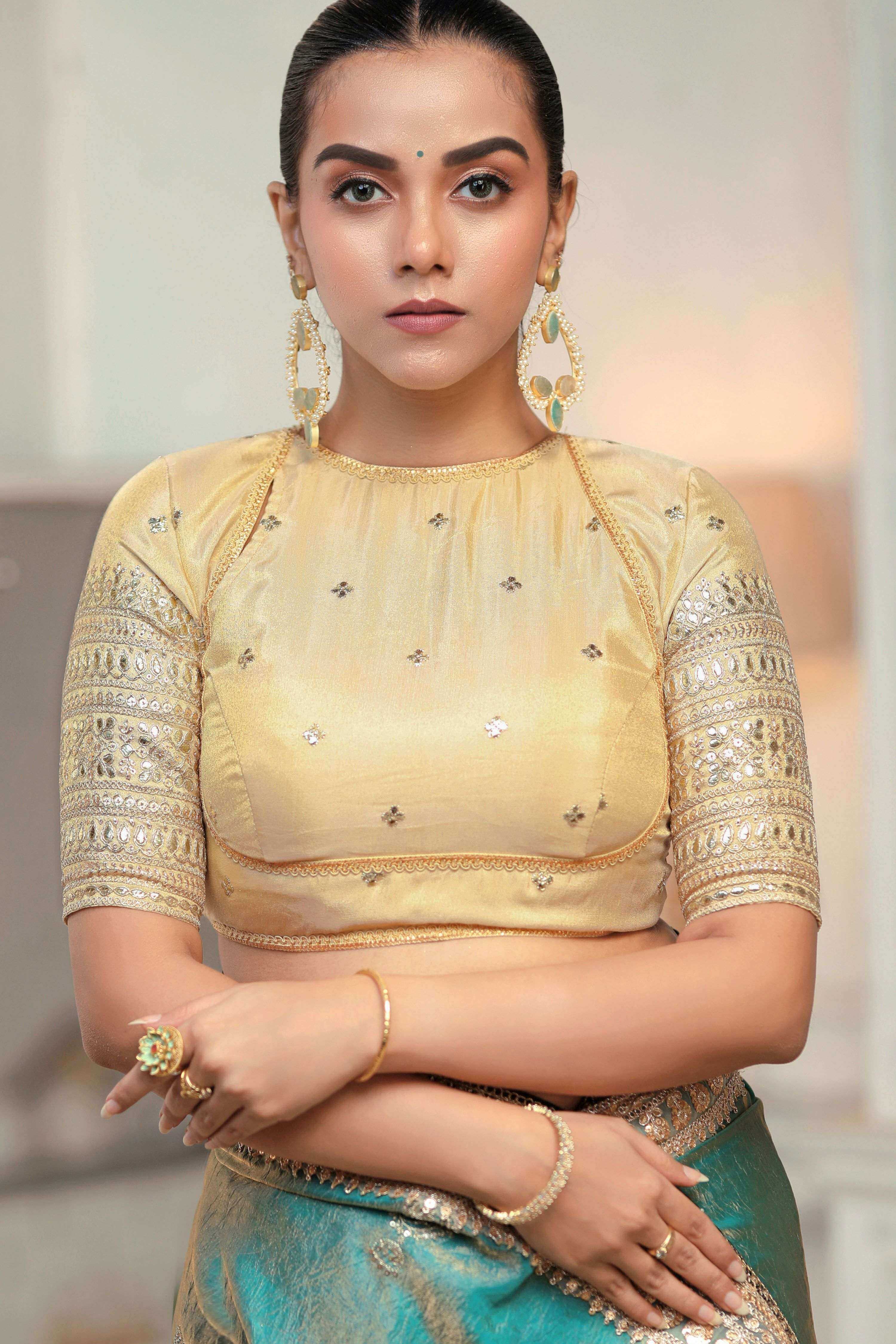 THE CLASSIC CHAMPAGNE BLOUSE