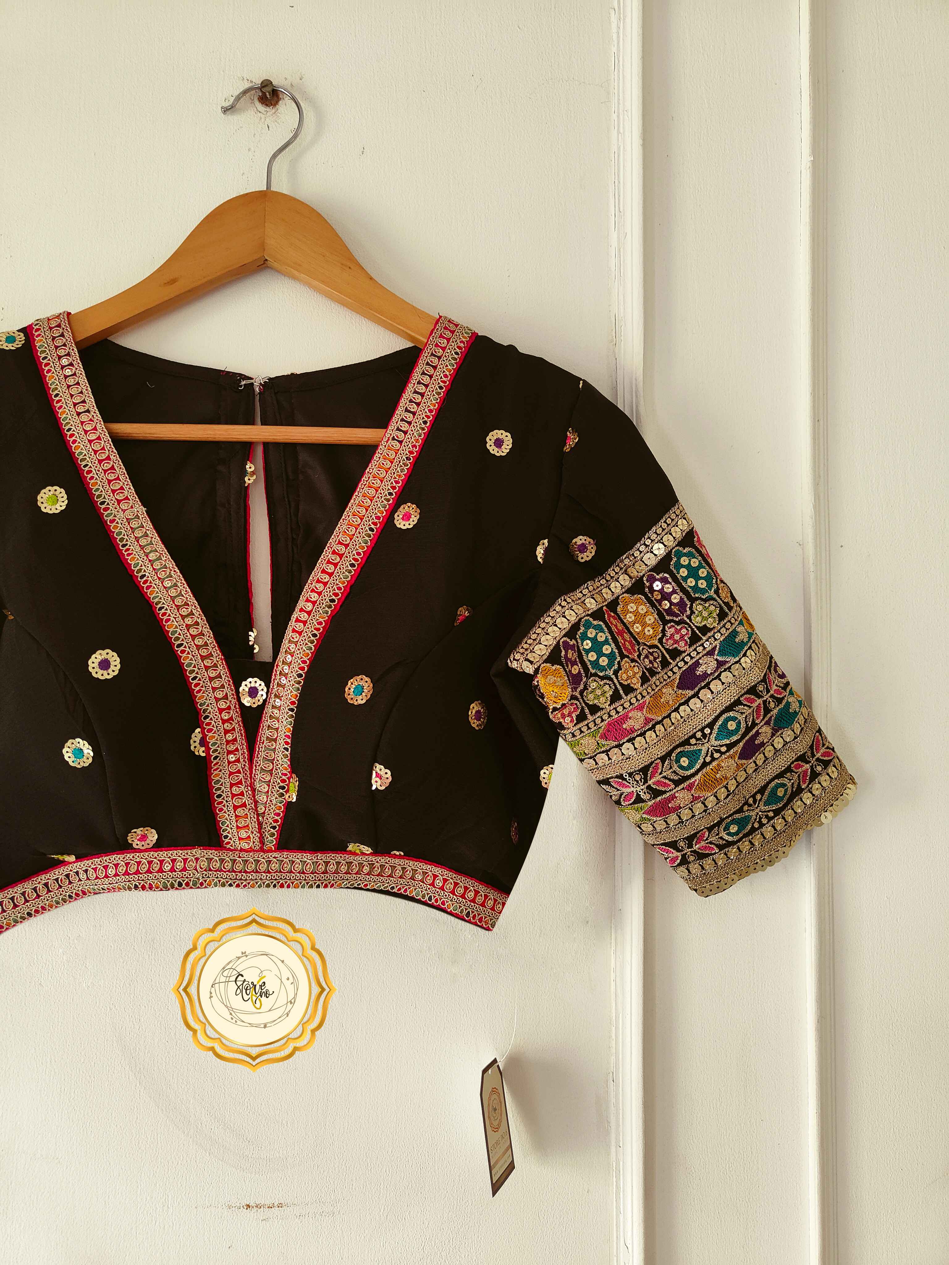 ROOP BLOUSE