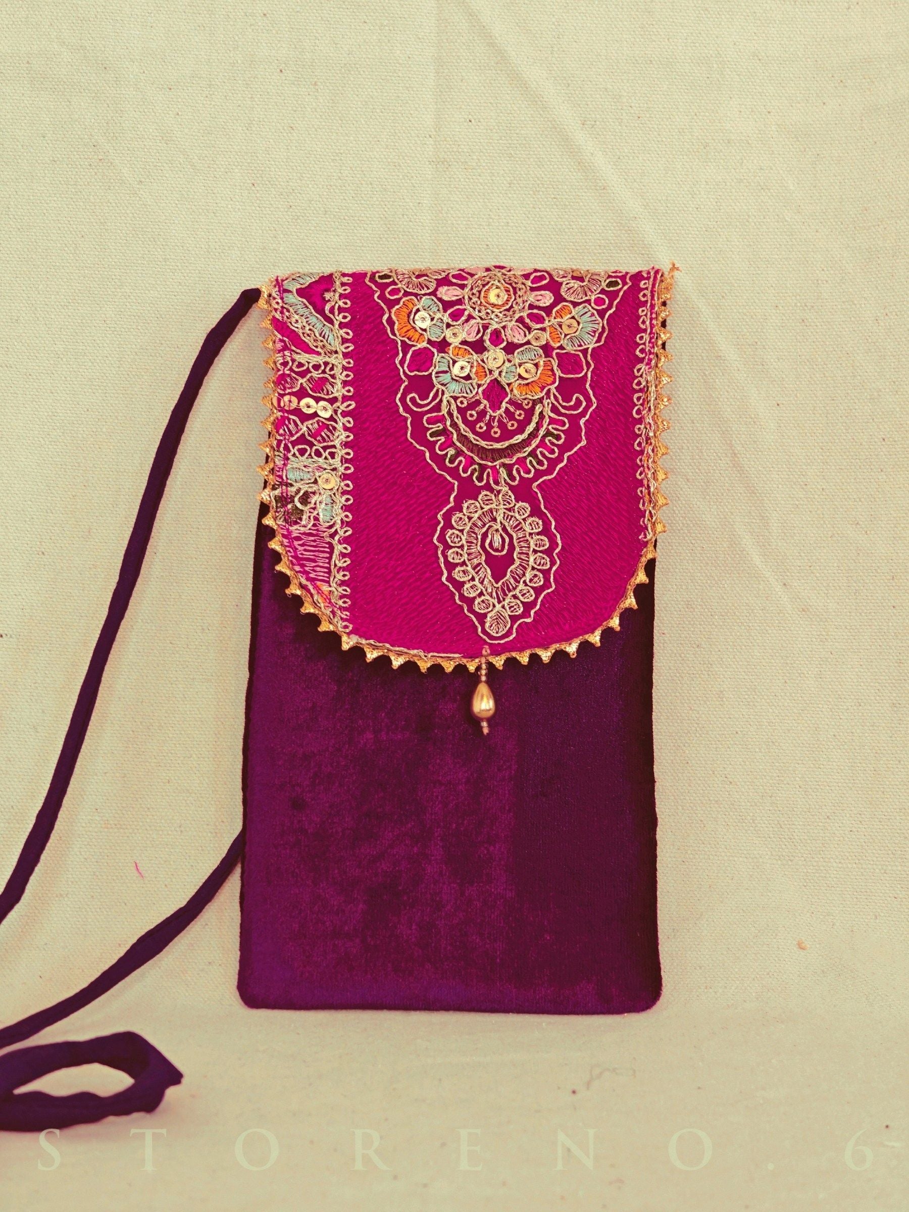 RANGOLI MINI MOBILE SLING