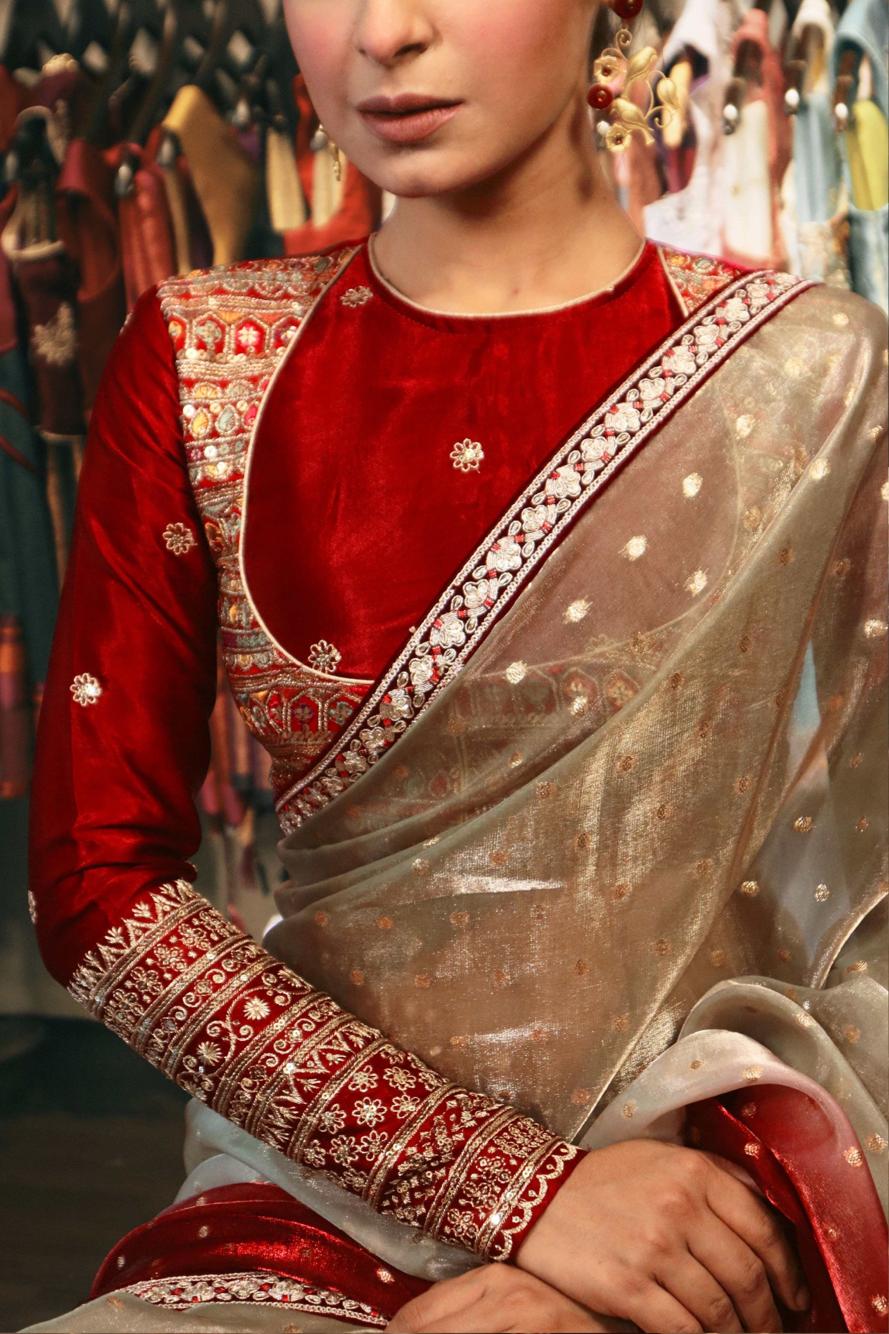 MOONRISE GLOW SAREE WITH ABSOLUTE APPEAL BLOUSE