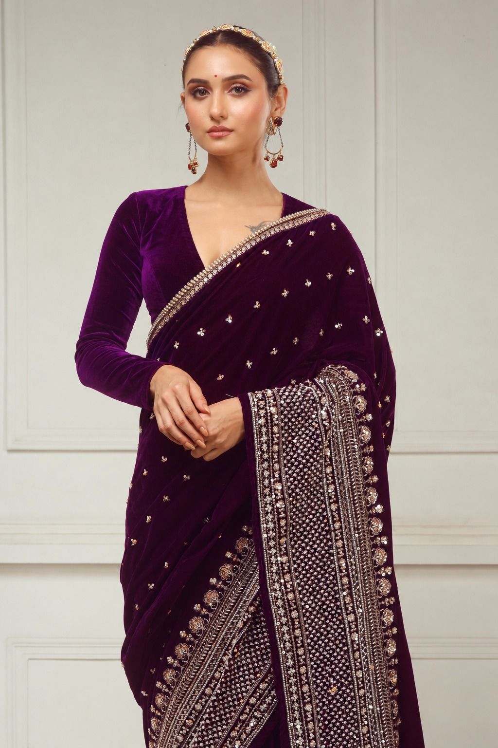 GLAM GRANDEUR SAREE AND BLOUSE SET