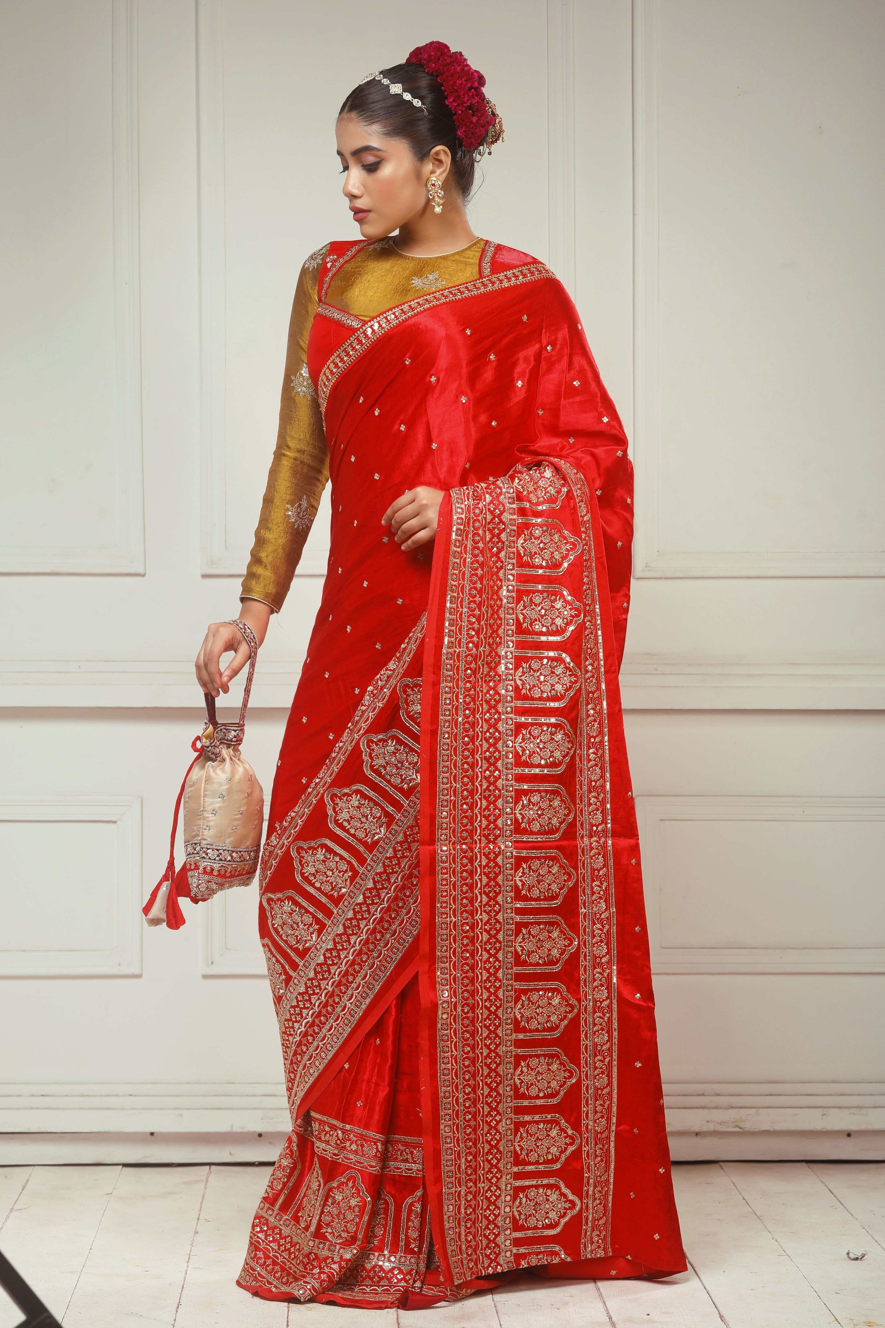 TIMELESS TEASE SAREE WITH CRMISON CHARM BLOUSE