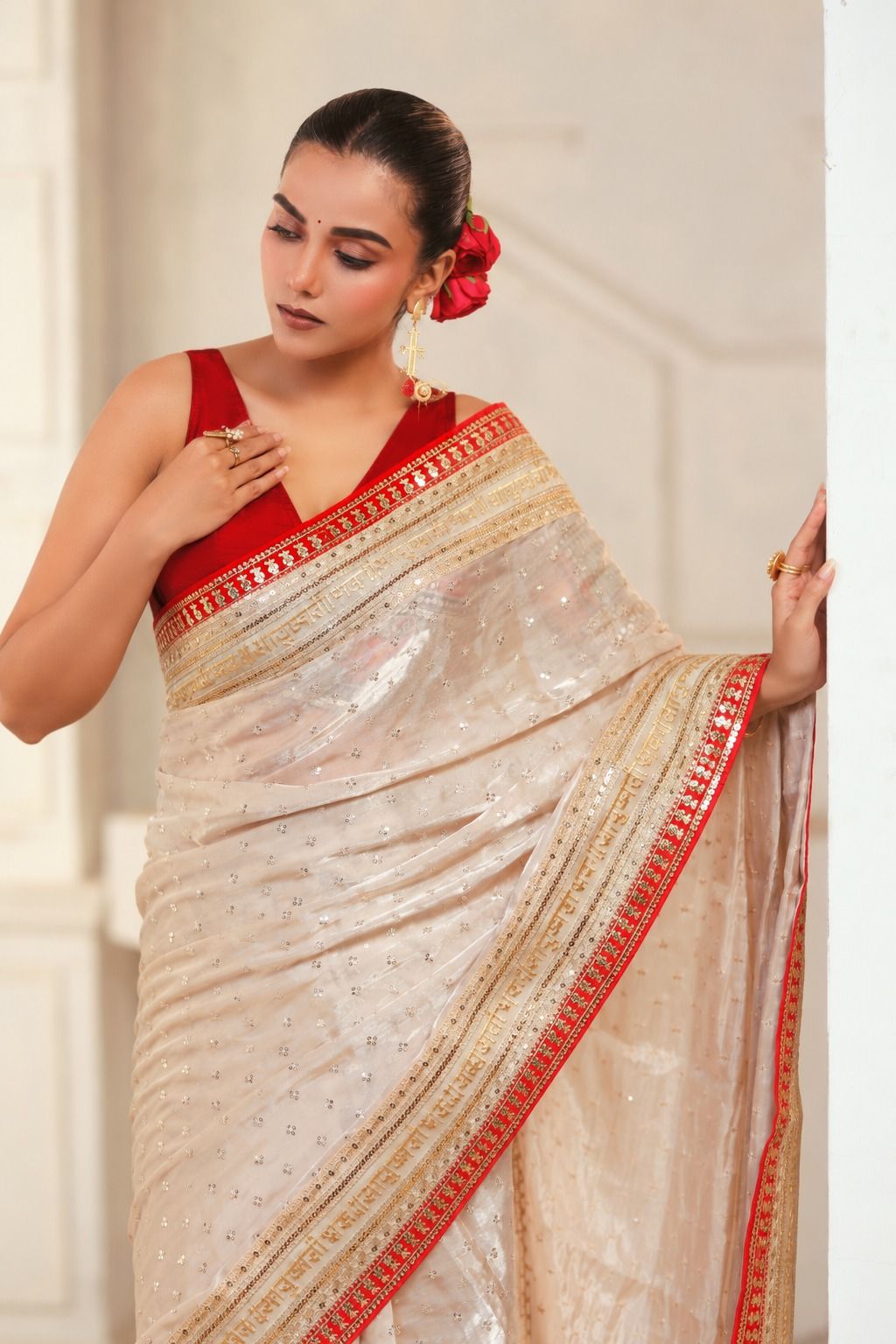 ROYAL SUBTLE QUEEN SAREE WITH ROYAL RADIANCE BLOUSE