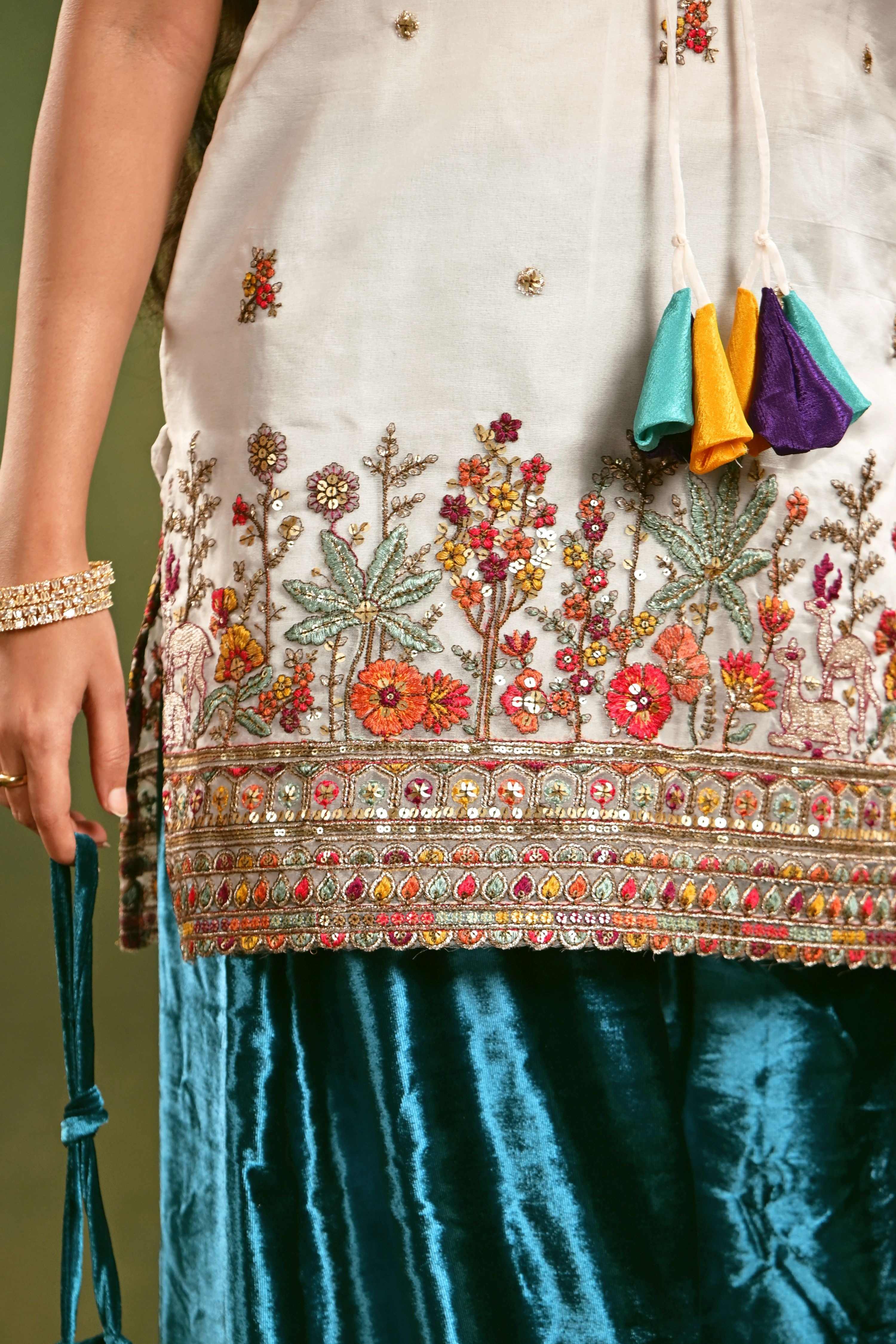 NAKHRA NOOR KURTA SET