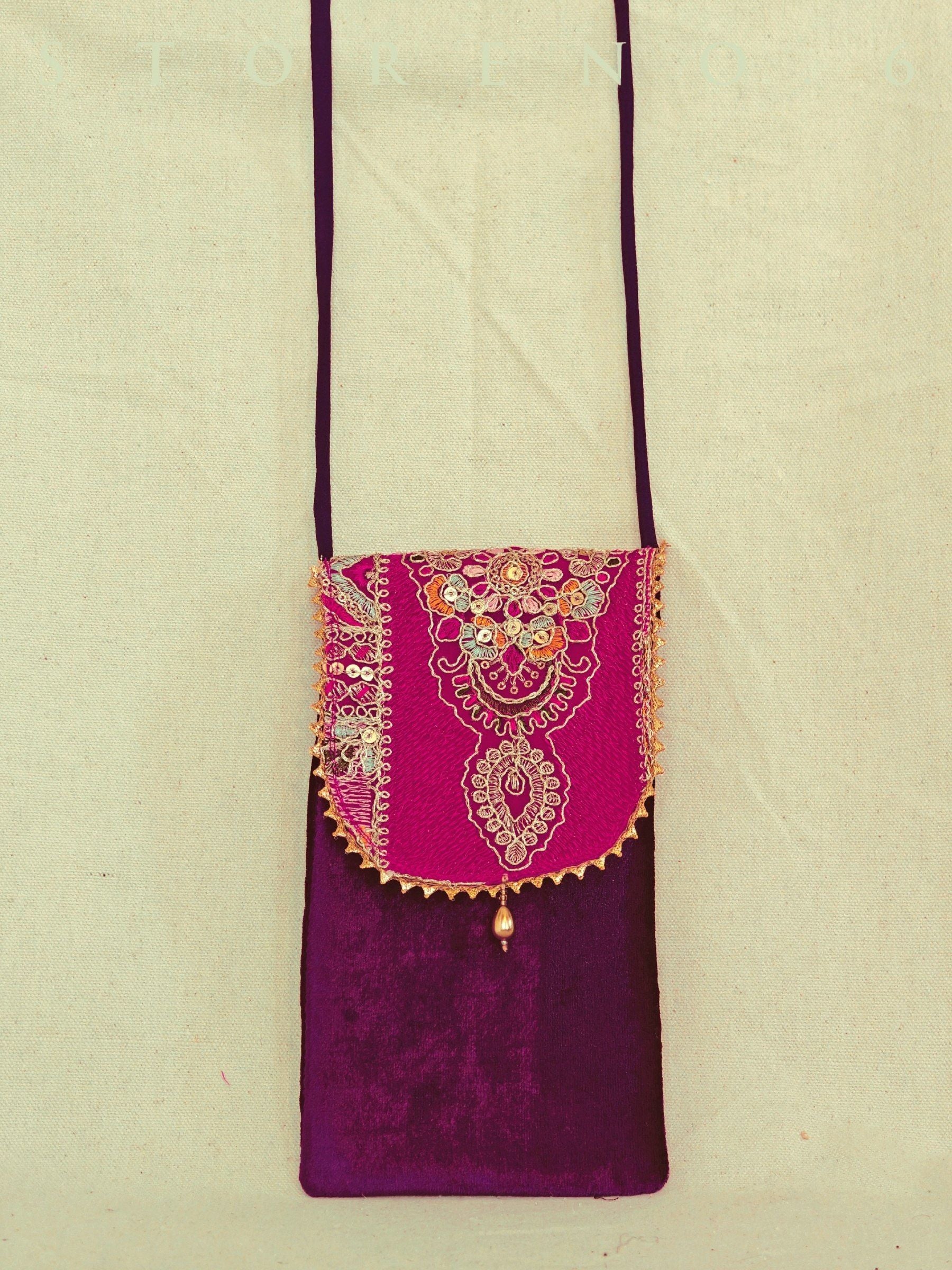 RANGOLI MINI MOBILE SLING