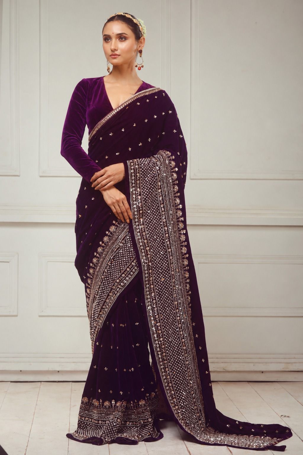 GLAM GRANDEUR SAREE AND BLOUSE SET