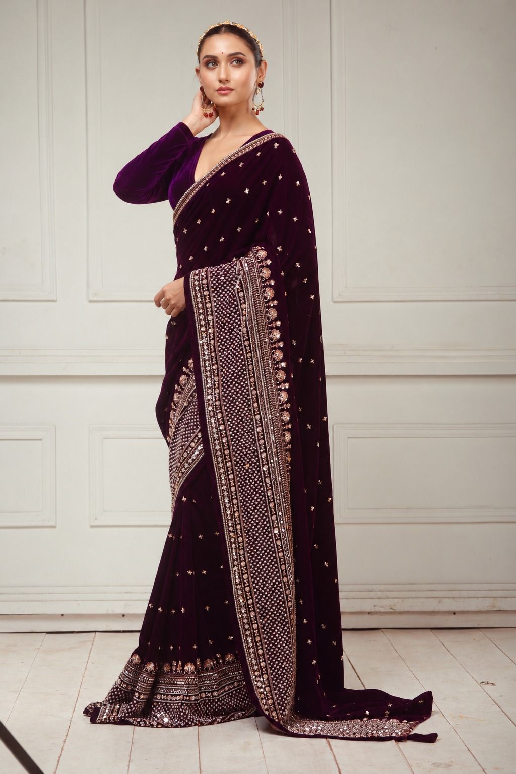 GLAM GRANDEUR SAREE AND BLOUSE SET