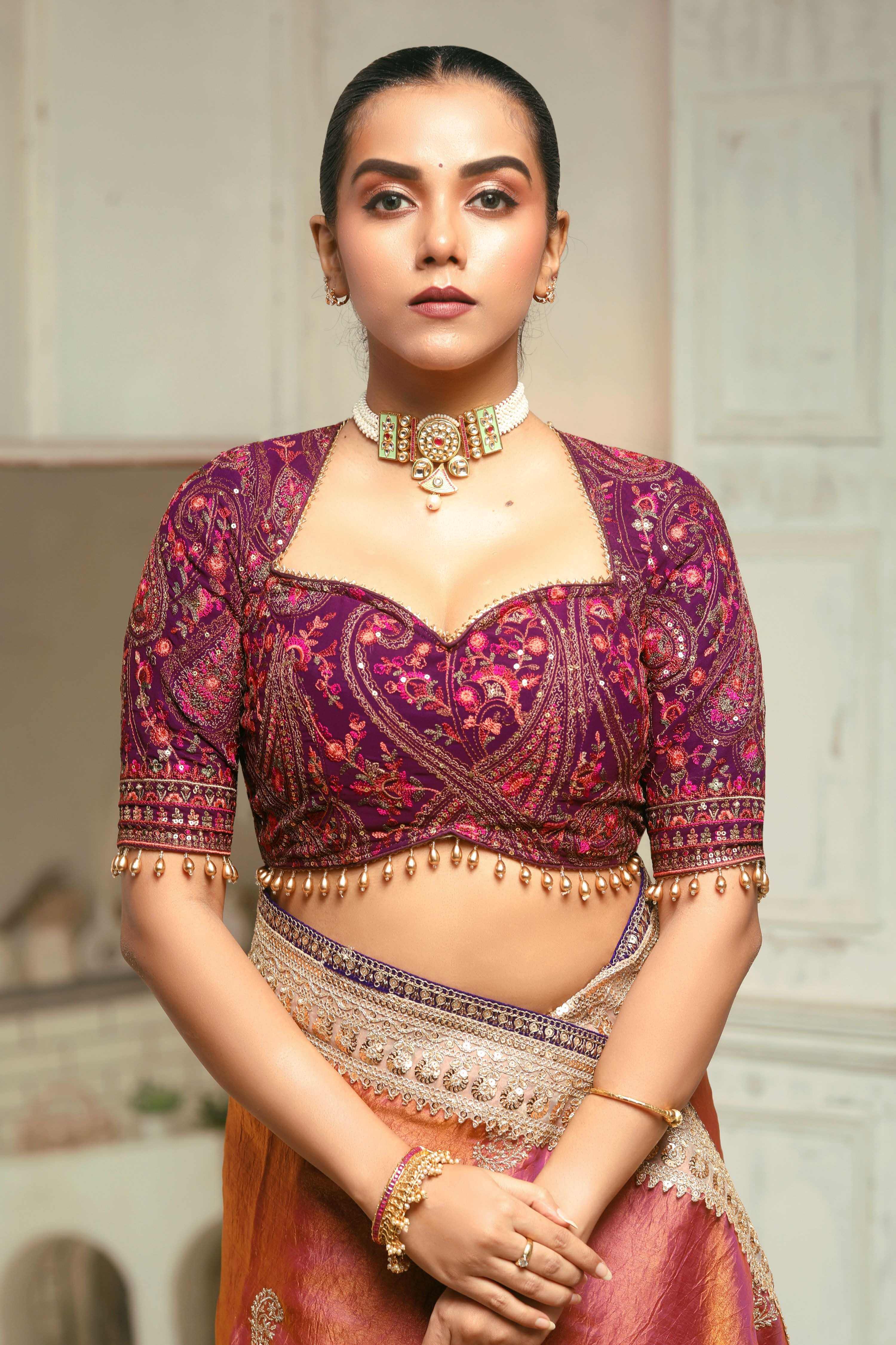 CORAL CRUSH SAREE WITH CHAHAT-E-GEHRA BLOUSE