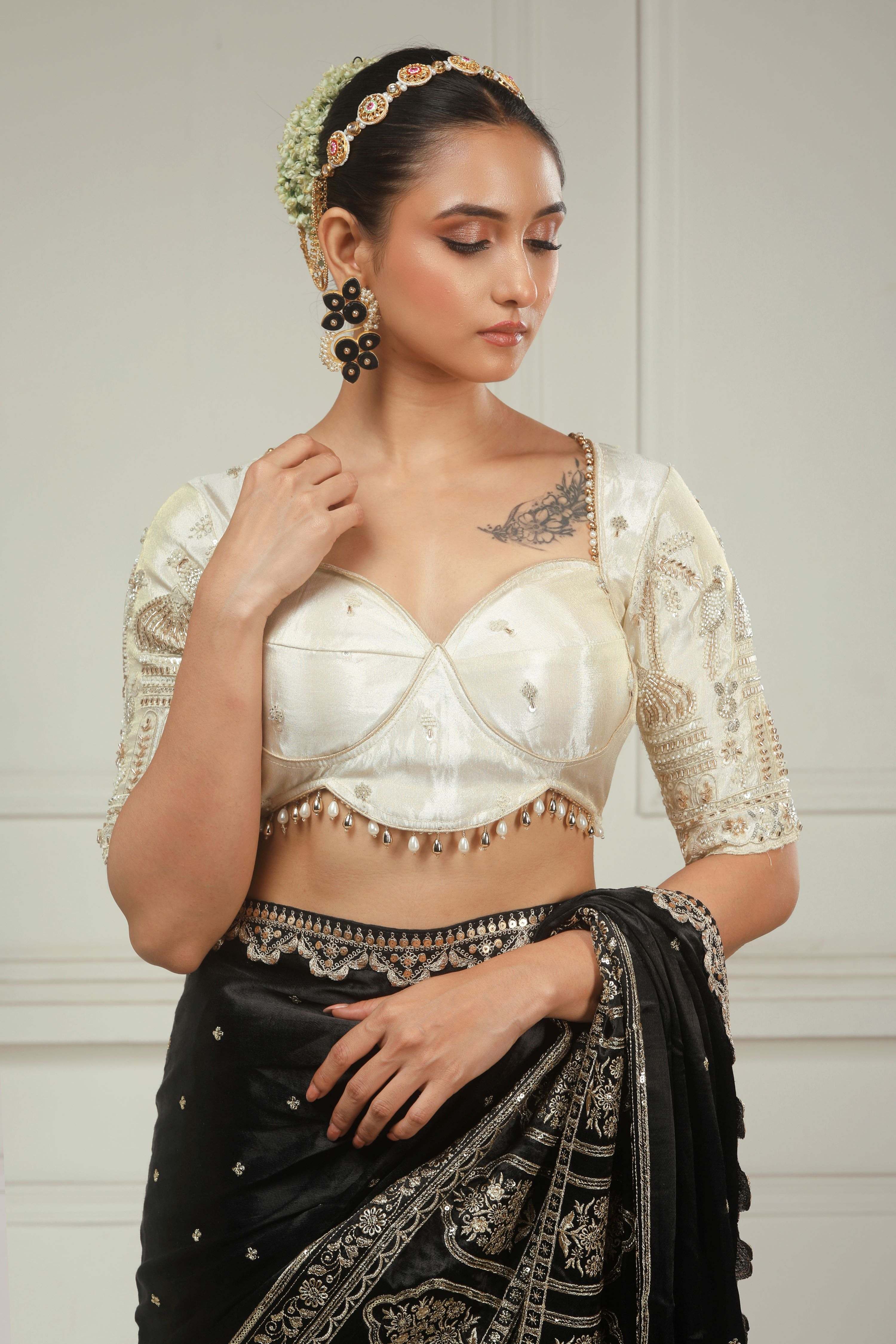 IVORY EDGE BLOUSE