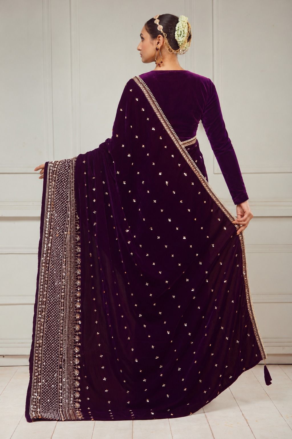 GLAM GRANDEUR SAREE AND BLOUSE SET