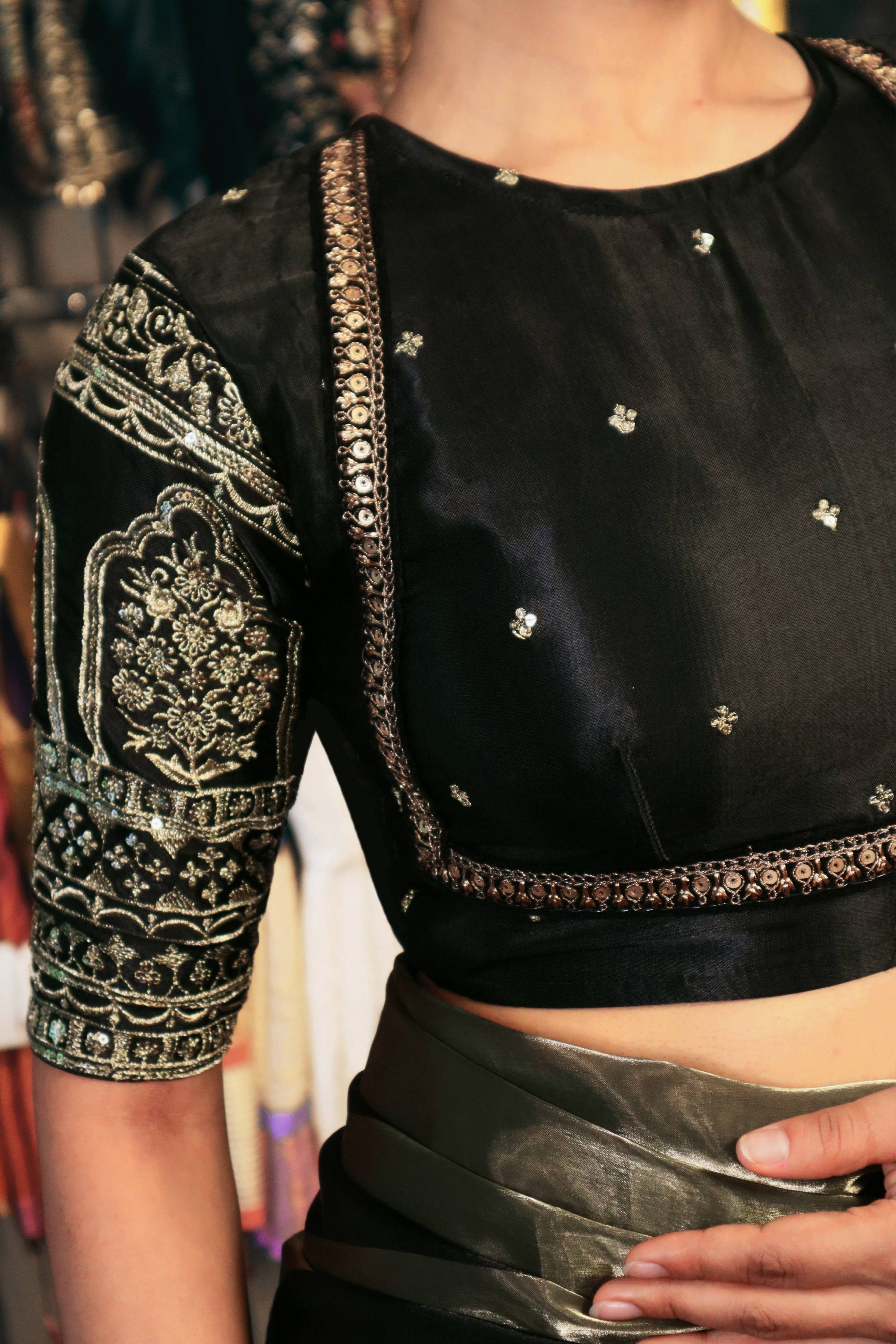 TIMELESS TRIBUTE BLOUSE
