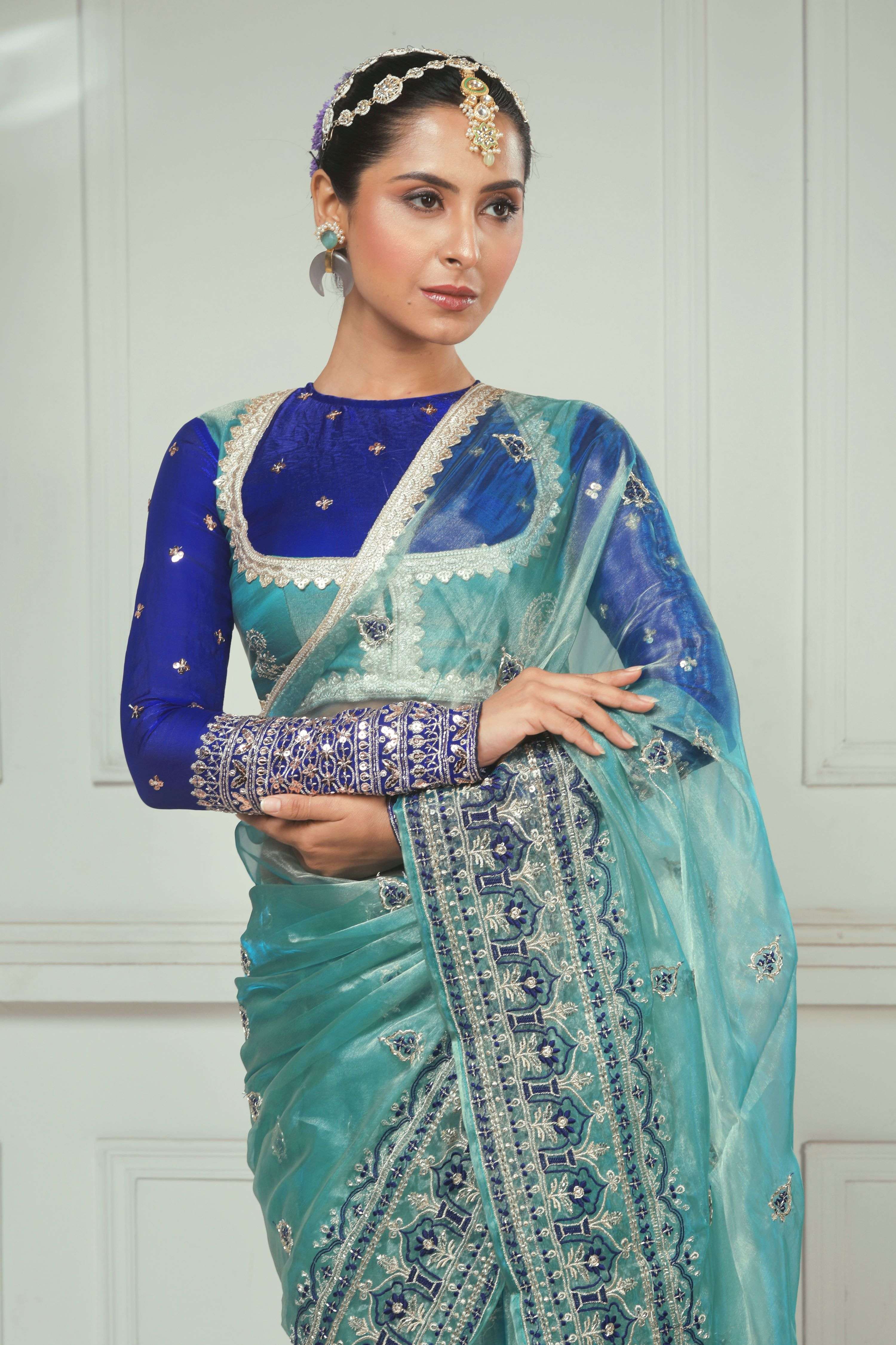 RAVISH REIGN CLASSIC BLOUSE