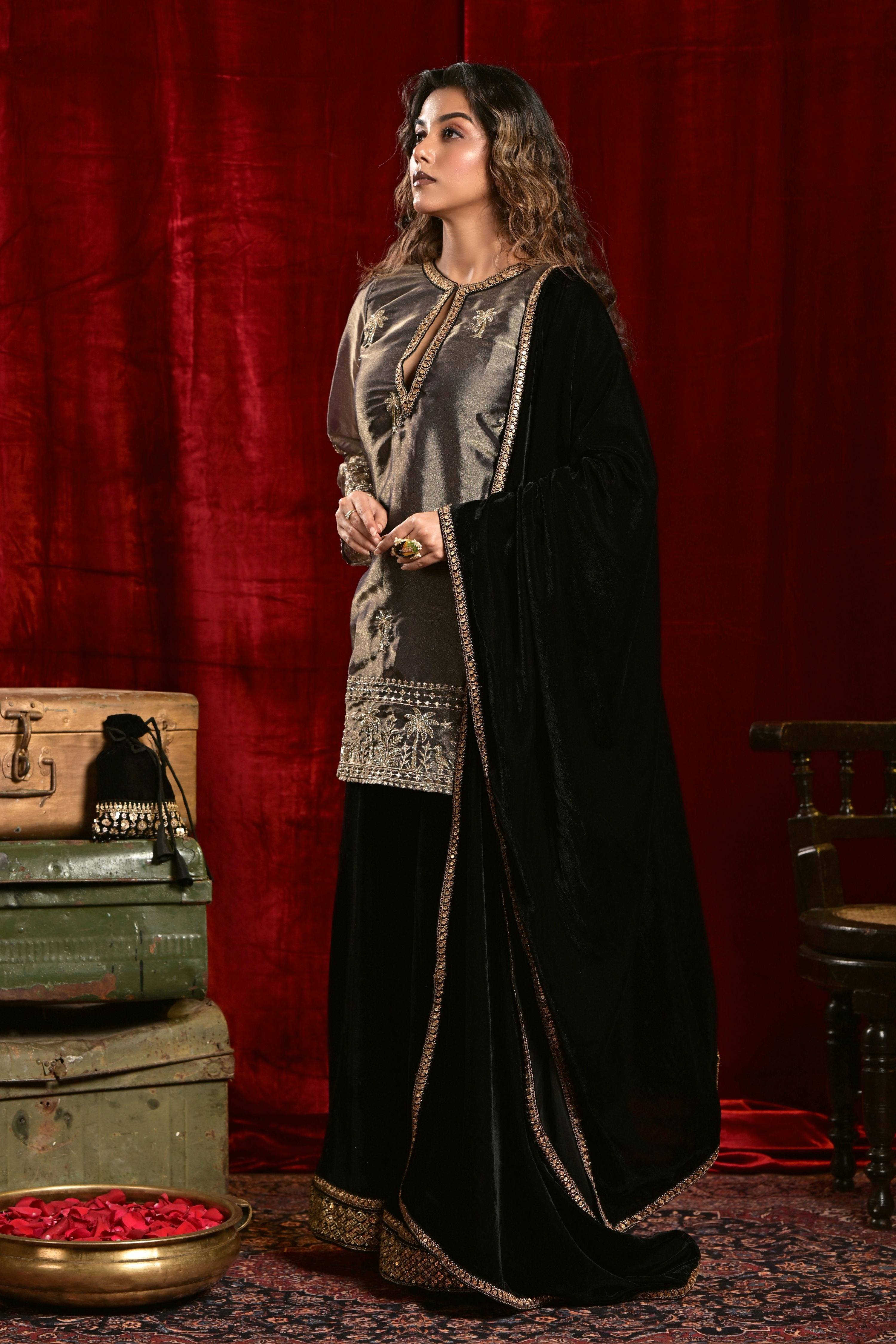 CINEMA CHARM KURTA SET