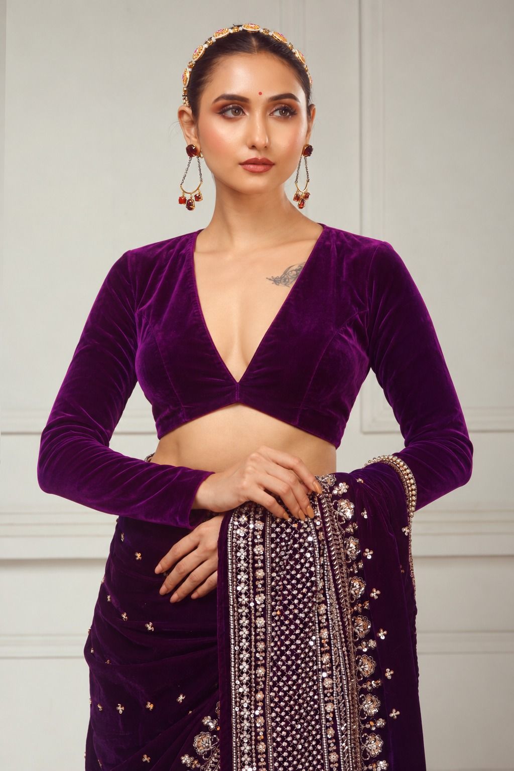GLAM GRANDEUR SAREE AND BLOUSE SET
