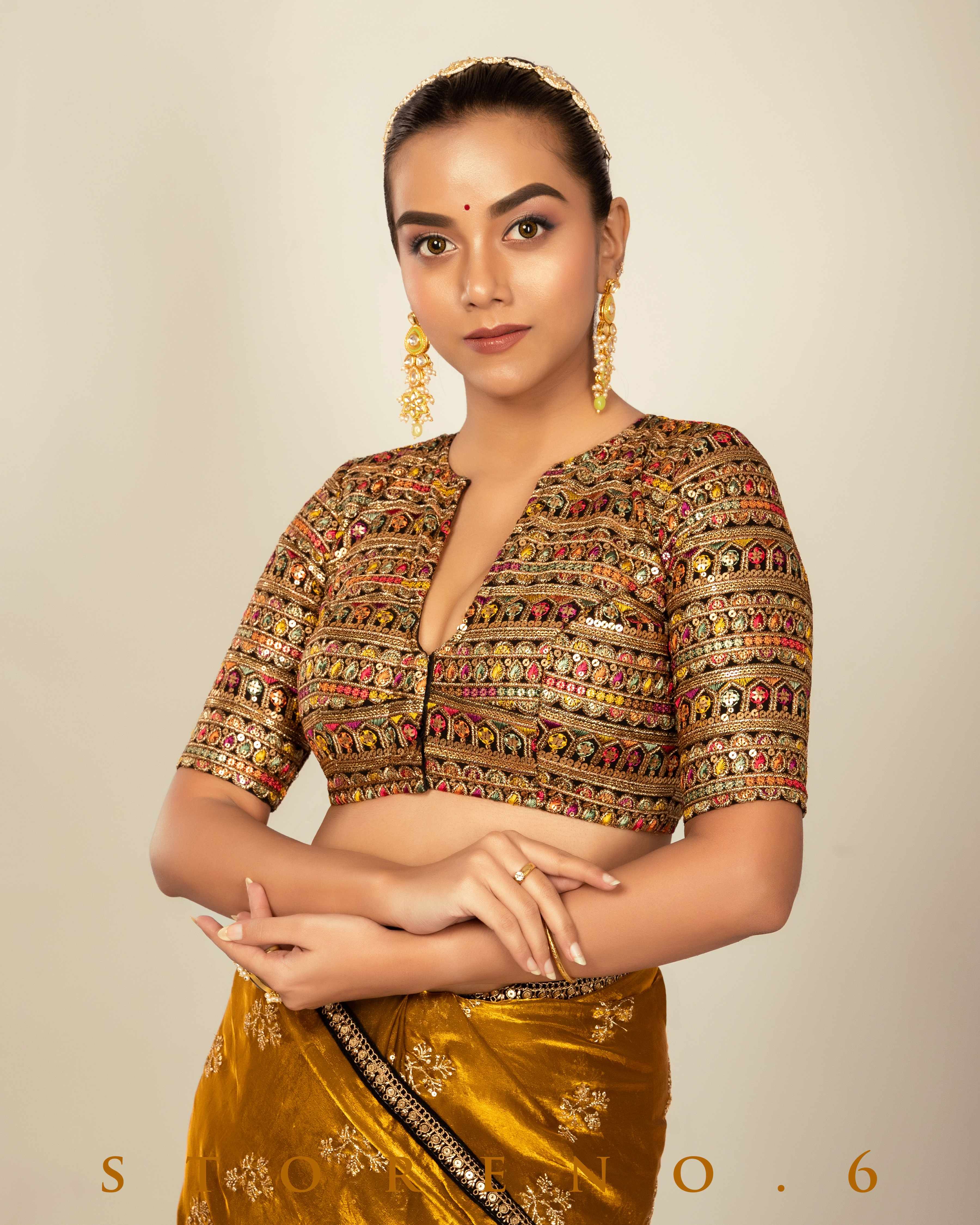 HONEY HORIZON SAREE WITH CLASSICAL CHARM BLOUSE