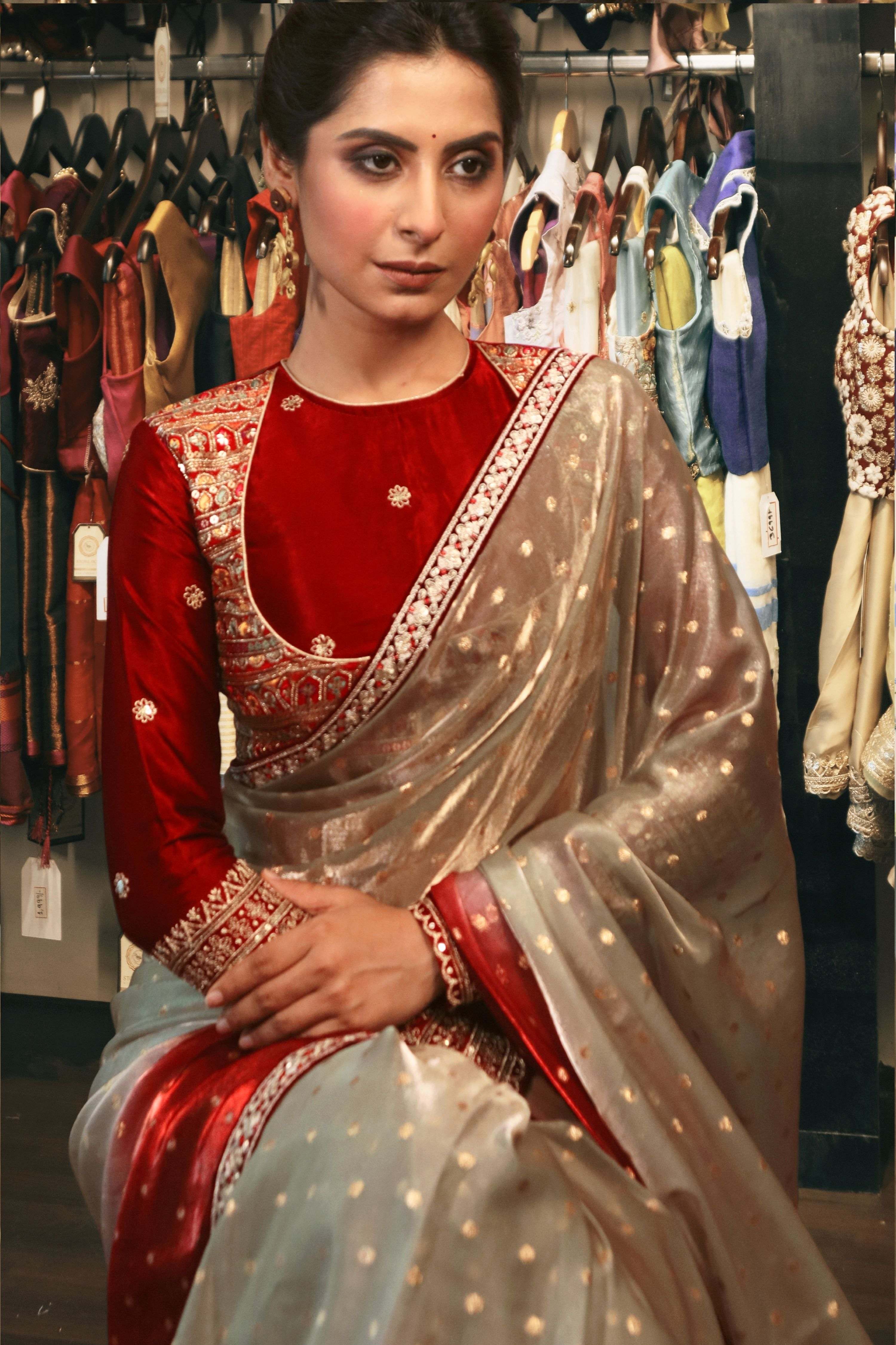 MOONRISE GLOW SAREE WITH ABSOLUTE APPEAL BLOUSE