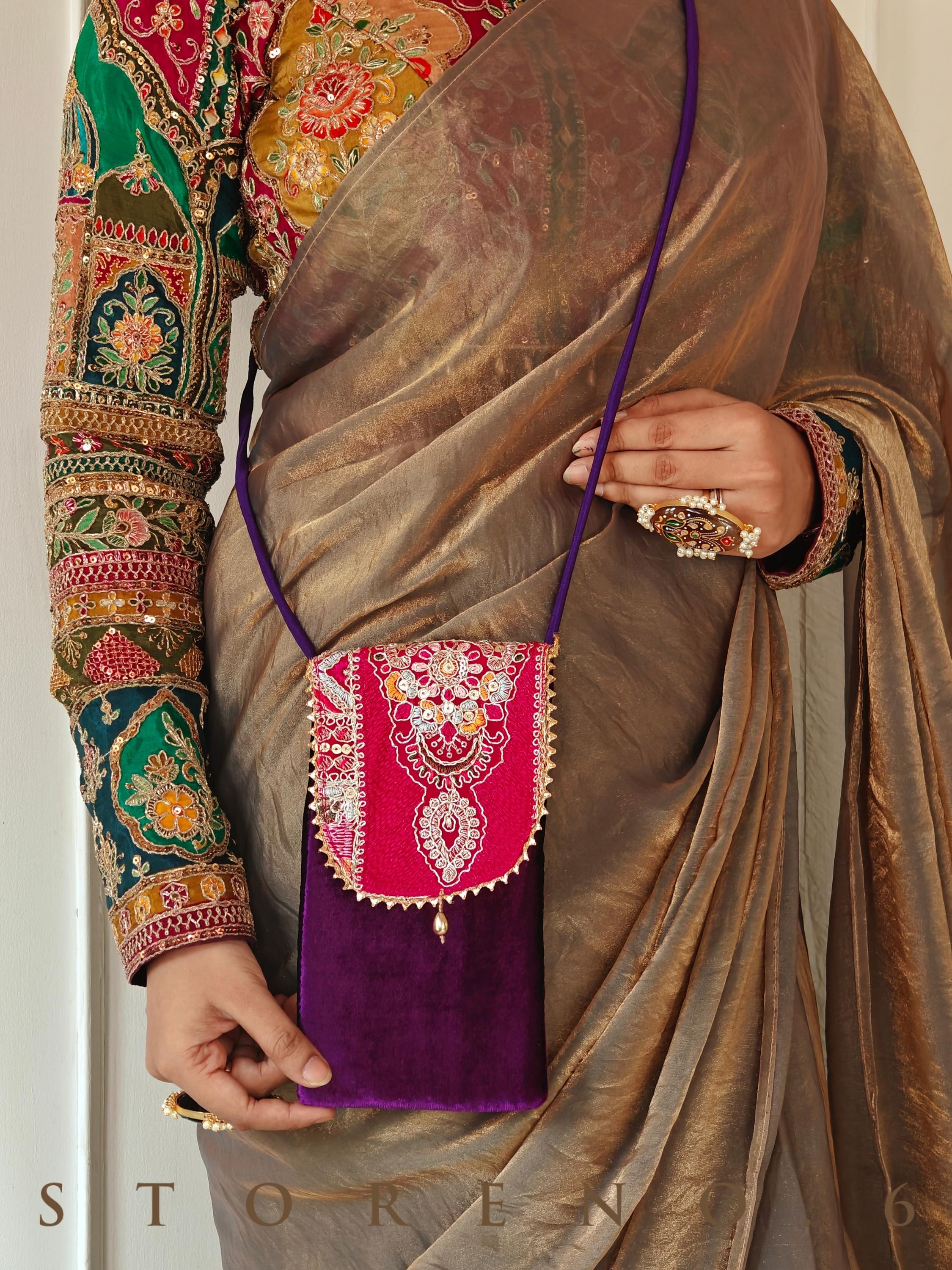 RANGOLI MINI MOBILE SLING