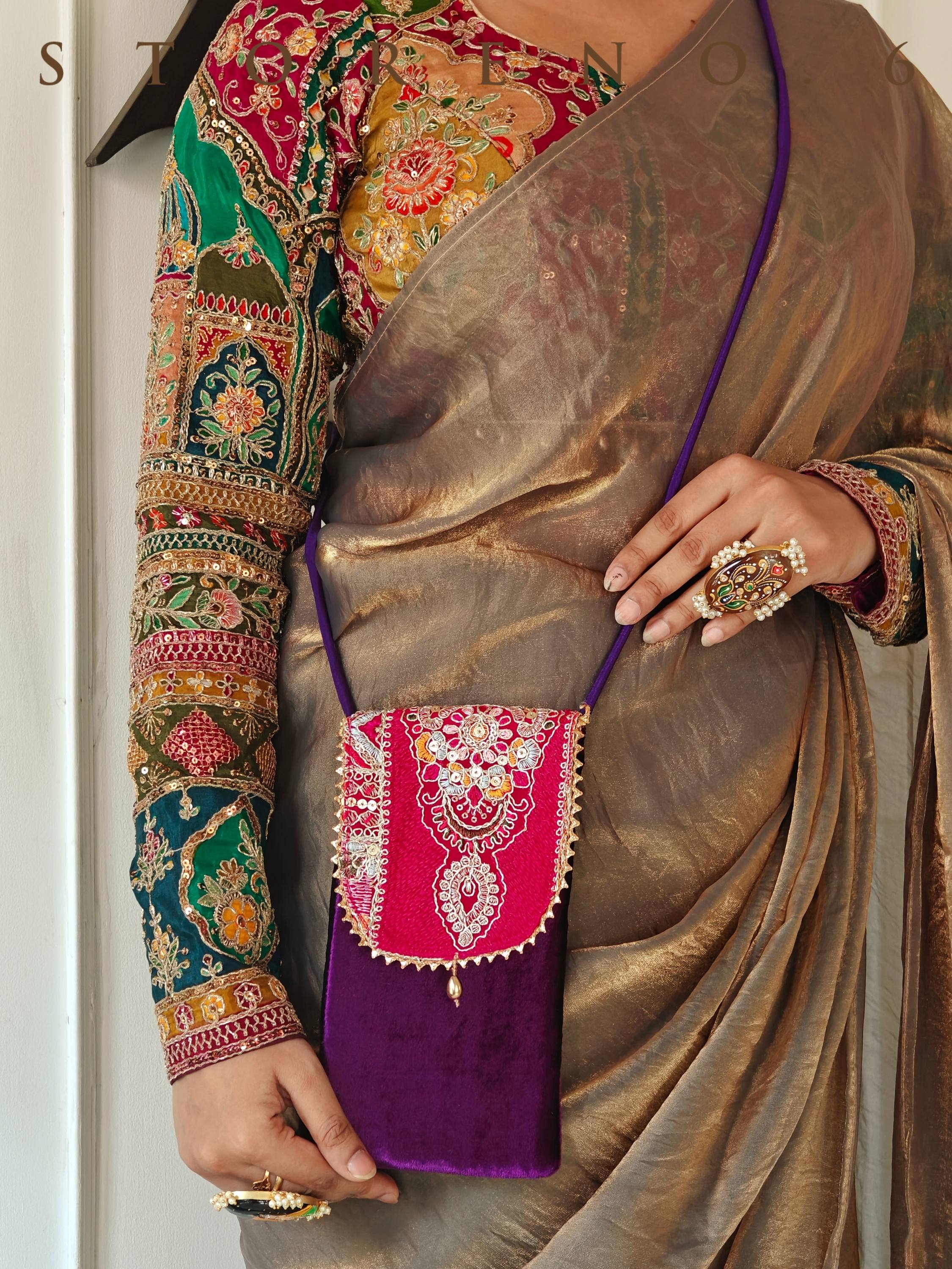 RANGOLI MINI MOBILE SLING