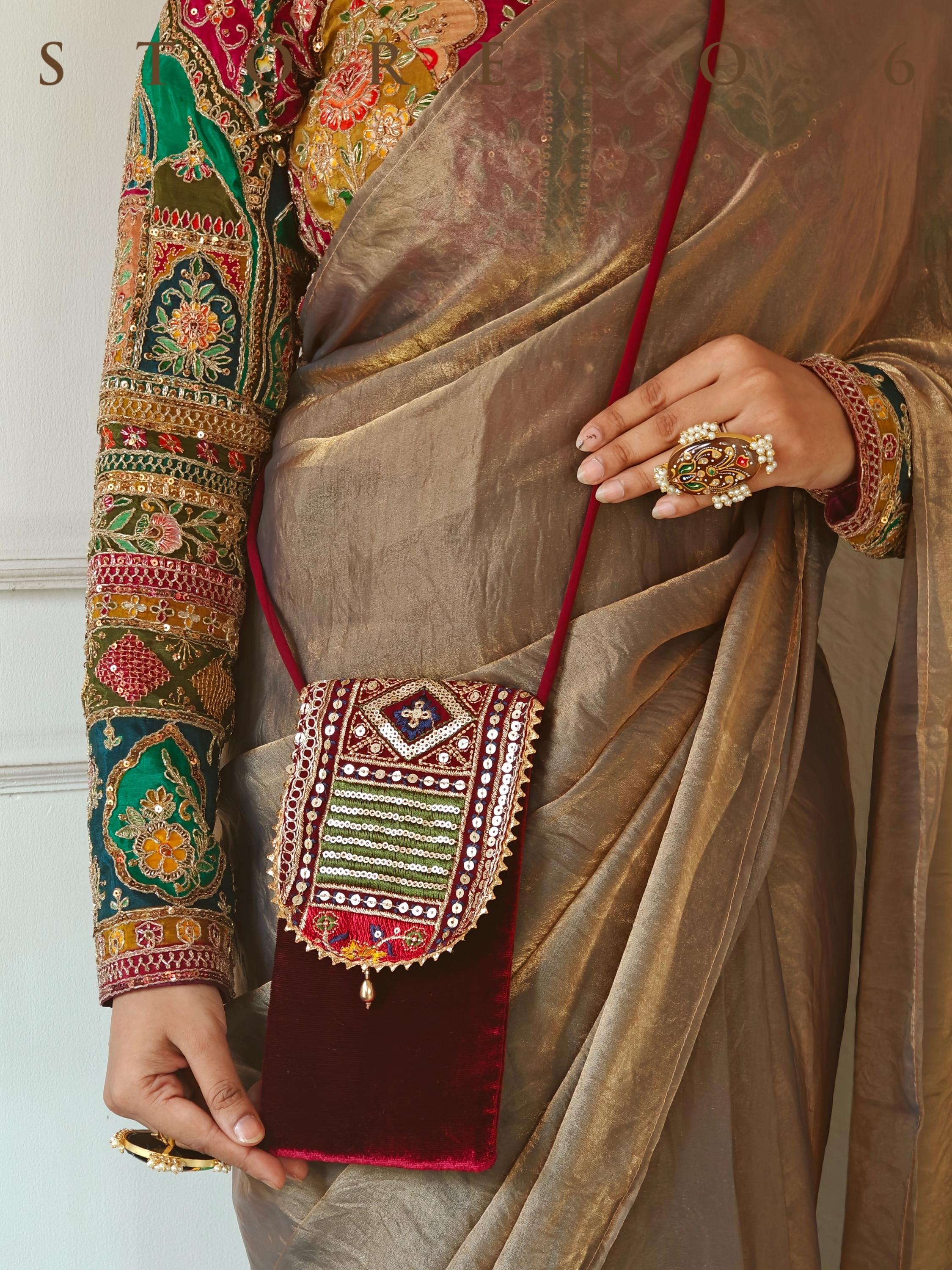 MIRCHI MINI MOBILE SLING