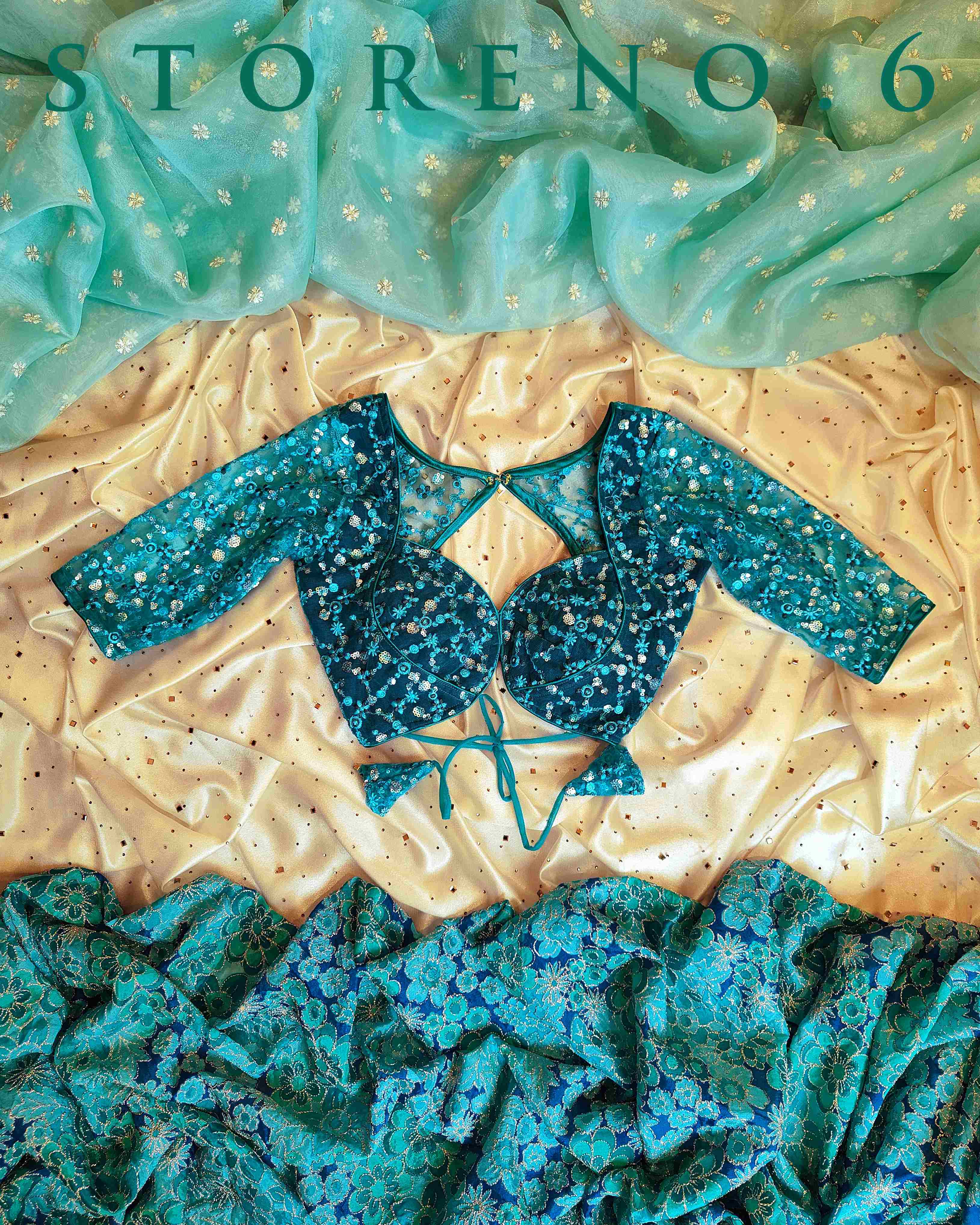 BLOOMING NIGHTSKY QUEEN'S CUT BLOUSE